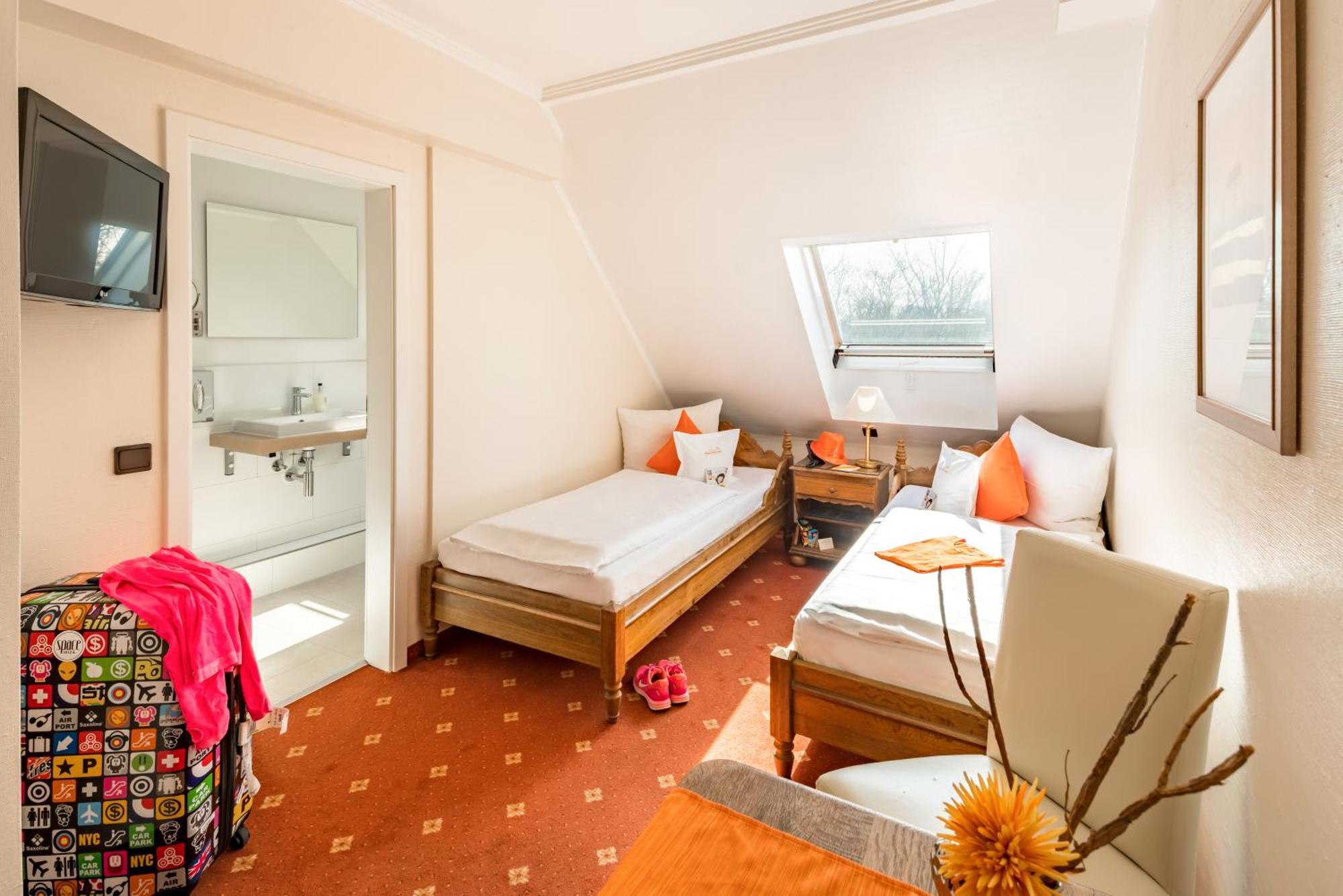 Airport Fashion Hotel — Photos 2